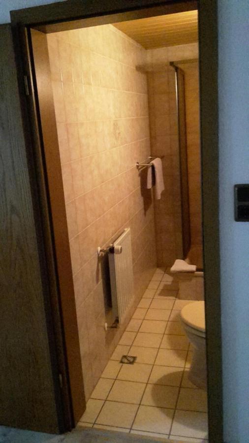 Hotel Altes Saengerheim Quierschied Esterno foto