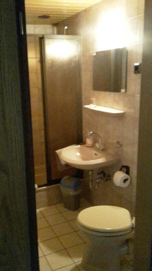 Hotel Altes Saengerheim Quierschied Esterno foto