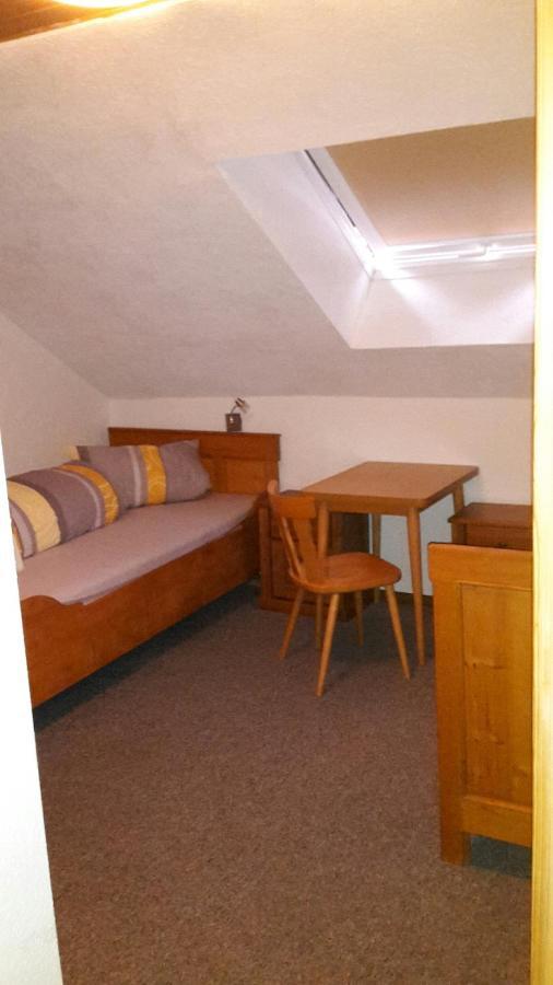 Hotel Altes Saengerheim Quierschied Esterno foto
